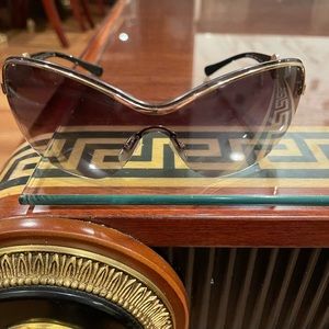 Sunglasses versace